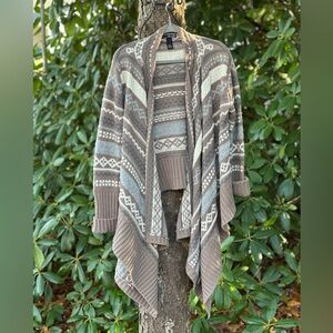 Willi Smith Taupe and Cream Geometric Sweater Poncho/Wrap